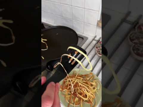 VIRAL Spaghetti Pancakes? 😳
