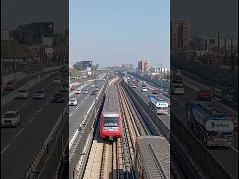 Metro de Santiago Línea 4A Cruce de trenes (AS02) entre Estaciones La Granja y Santa Rosa