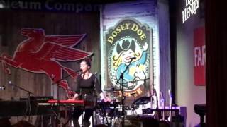 Tess Henley LIVE Dosey Doe Music Cafe