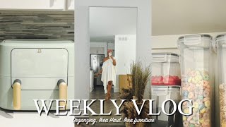 MOVING VLOG | IKEA Haul, Building Ikea furniture, and organizing the apartment | cassiekaygee