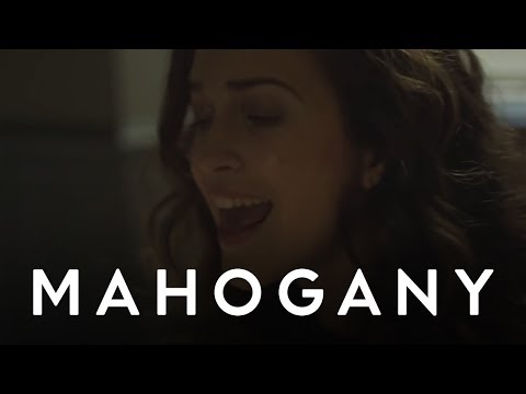 Rae Morris - Closer | Mahogany Session
