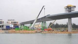 preview picture of video 'Construcció d'un pont sobre l'Ebre II'