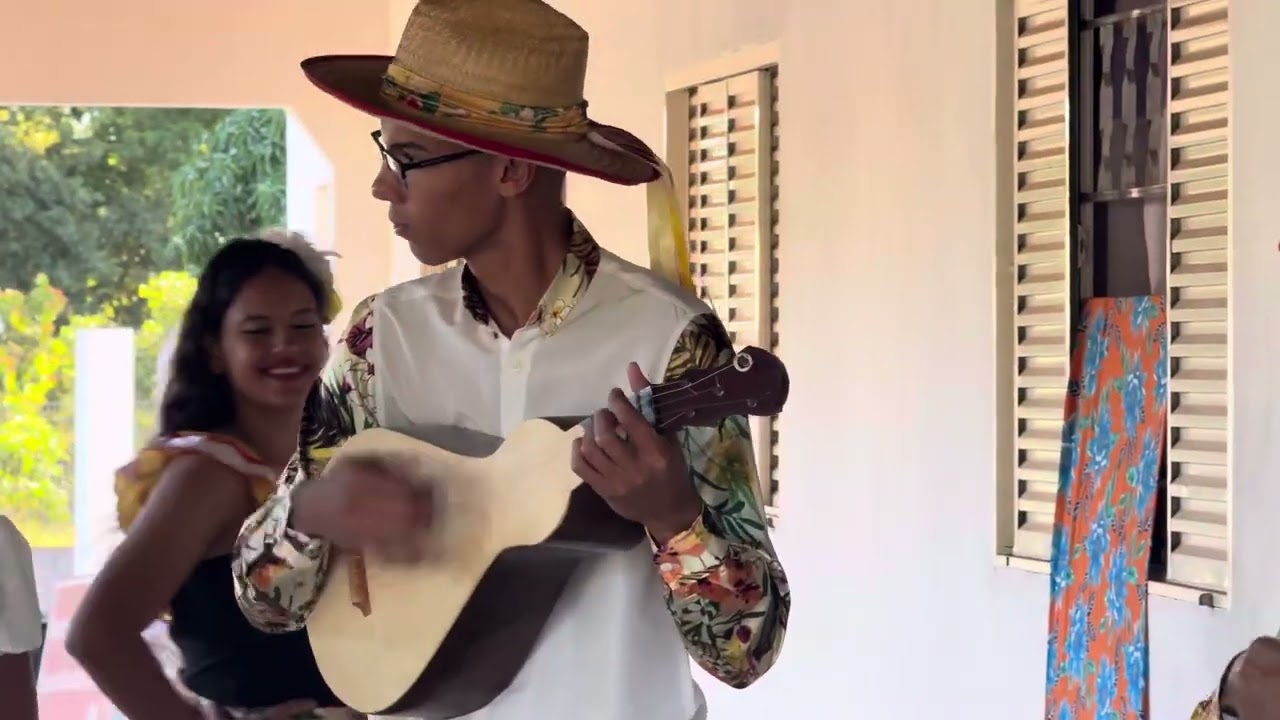 Conheça o Cururu - com viola de Cocho música tradicional  Mato Grosso Brasil