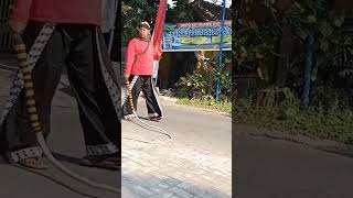 Download lagu Aditya tidak takut!! para pemain jaranan memainkan pecut keras banget‼️ #shorts #jaranan mp3