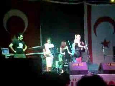Pamela Spence - Vogue (madonna cover)