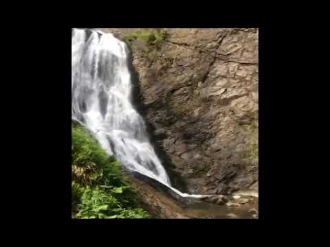 Traseu de vară în Cluj: Cascada Vălul Miresei și Vârful Lespezi, prin grotele din Răchițele