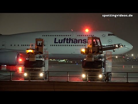 Airplane De-Icing at FRA - Frankfurt Airport - 2019-01-24