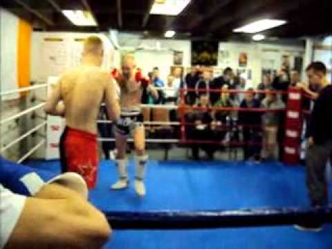 Micky O' Grady (Carrigaline Thai) vs Calvin Ross (EireMuaySiam Limerick)