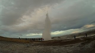 preview picture of video 'Strokkur Geyser in slow motion'