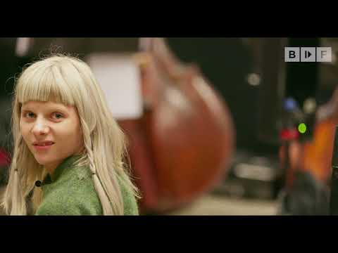 Aurora, a tinisztár trailer
