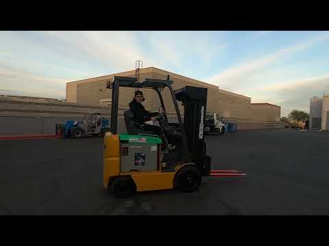 KOMATSU FB25SHU-6 5,000lb Electric #3385 - Forklift for Sale