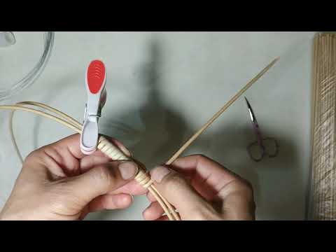 Подвижная ручка из бумажной лозы.