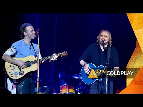 Coldplay - Stayin' Alive (feat. Barry Gibb) (Glastonbury 2016)