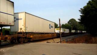 preview picture of video 'NS doublestack, Eastaboga, AL  05/25/11'