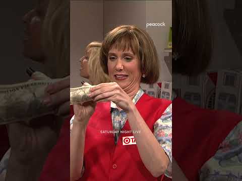 Target’s #1 employee #SNL #KristenWiig #BobbyMoynihan #Shorts