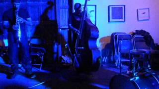 Milo Tamez, Ingebrigt Håker Flaten, Remi Álvarez trio at No Idea Fest part 2