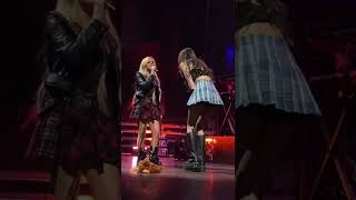 #OliviaRodrigo and #AvrilLavigne performing #Complicated together… 😭 I need a minute 😭