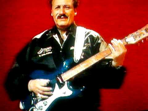 NOKIE EDWARDS of The VENTURES "Driving Guitars" !!