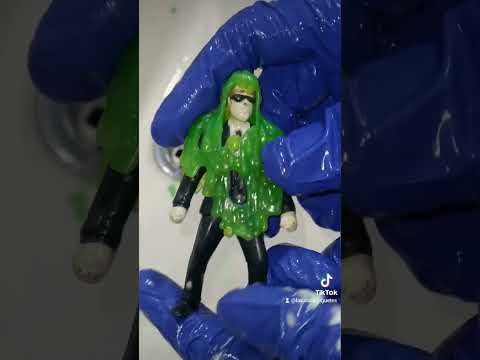 Looking for toys at a flea market! 😱 #haggling #toys #forgottentoys