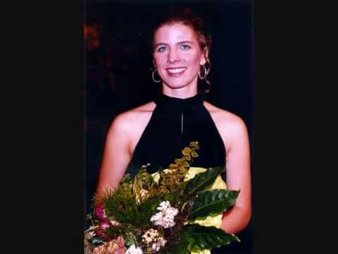 Julia Rempe, "Caro nome"