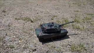 戦車のラジコンがかわいいだけの動画