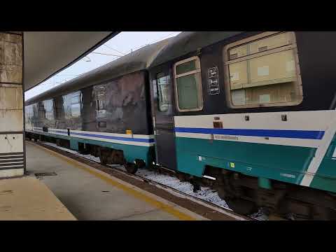 Treno ICN Milano - Siracusa con E656-462 a Catania