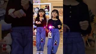 Download lagu JOGET MODE PESAWAT REMIX #trends #jogetviral #twins #dance #kembar mp3