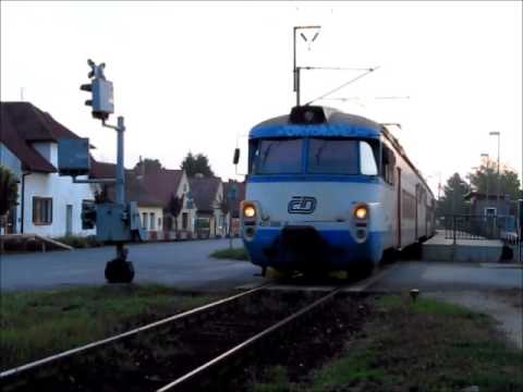 "Výlukový" Sp 1904 se "žabotlamem" 451.087/.088 a přejezd AŽD71, Třebestovice 28. 8. 2015