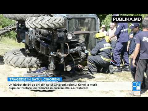 STRIVIT de fiare. Şoferul unui tractor a murit după ce vehiculul s-a răsturnat peste el