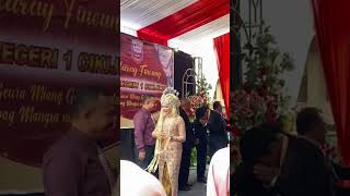 Download lagu Alya Fitriyah, siswi yang VIRAL di MEDSOS karena memakai KEBAYA PENGANTIN saat perpisahan ๐ mp3 Download lagu Alya Fitriyah, siswi yang VIRAL di MEDSOS karena memakai KEBAYA PENGANTIN saat perpisahan ๐ mp3