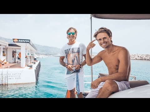 REMOTE CONTROLLING A PRINCESS V65 | VLOG 107