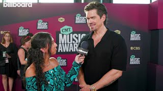 Steve Howey On Reuniting With 'Reba' Cast & Reba McEntire's Words of Wisdom | CMT Awards 2023