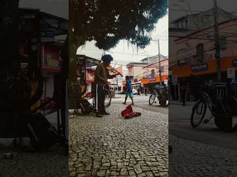 Praça Candido Mota em Caraguatatuba , Litoral norte de SP #musicos #violin #musica