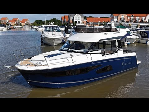 Jeanneau Merry Fisher 1095 Flybridge (Legend Edition) - Full Walkthrough Tour - 21/22 Model