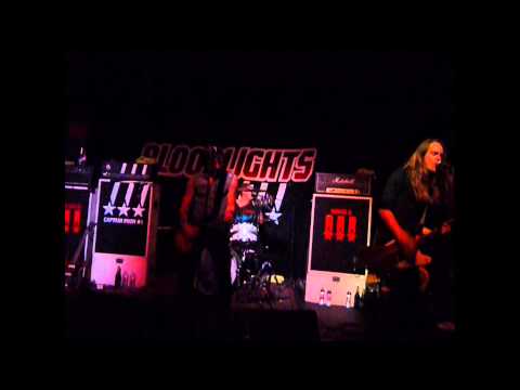 The Bloodlights - Roll with Me (live, 2013 Budapest)