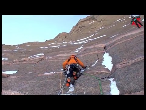 Holtanna - big wall and base jump in Antarctica