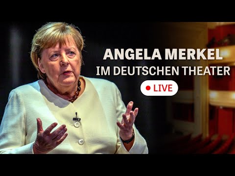 Angela Merkel im Deutschen Theater: Die Buchpremiere von "Freiheit. Erinnerungen 1954 - 2021"