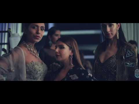 download lagu mp3 mp4 Falguni And Shane Peacock Evening Gowns, download lagu Falguni And Shane Peacock Evening Gowns gratis, unduh video klip Falguni And Shane Peacock Evening Gowns