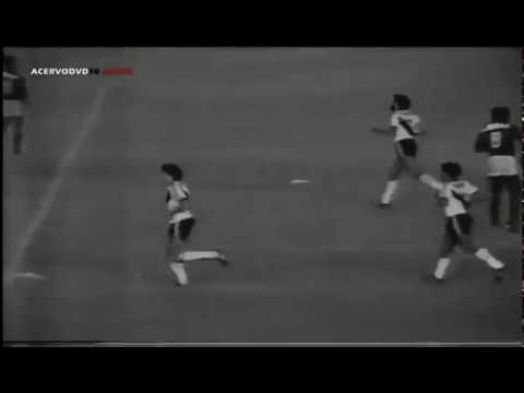 Romário (Vasco) - 20/04/1986 - Flamengo 0x2 Vasco - 2 gols