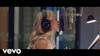 Musik-Video-Miniaturansicht zu Only Us Songtext von Carrie Underwood & Dan + Shay