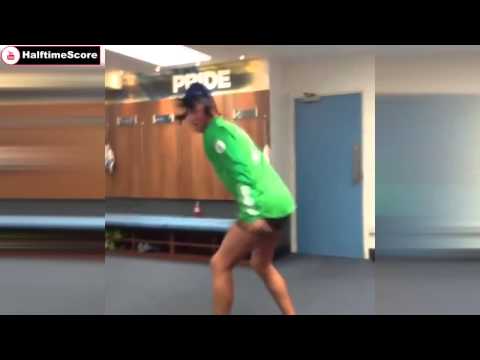 Micah Richards Filming John Guidetti´s Hilarious Dance At Man City