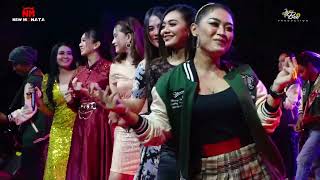 Download lagu Berat sama Dipikul Ringan sama Di jinjing New Monata mp3