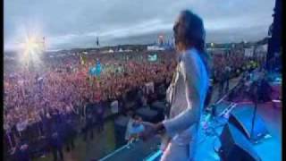 The Darkness - Love Is Only A Feeling - T In The Park - Scotland 7-10-04