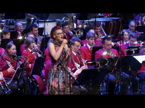 Prekmurska godba Bakovci in Tjaša Cigut - Med iskrenimi ljudmi