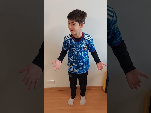Vídeo relacionado con Gato Arte japonés anime anime introspectivo cultura japonesa Camiseta Manga Raglan