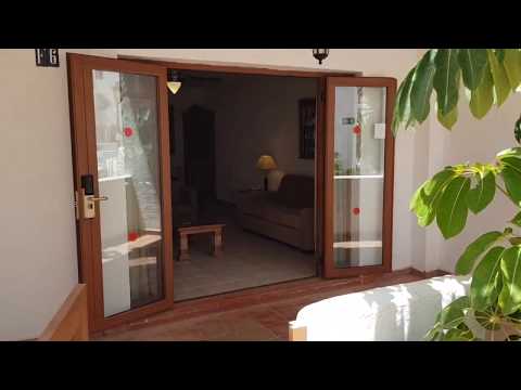 F006 Beverly Hills Club