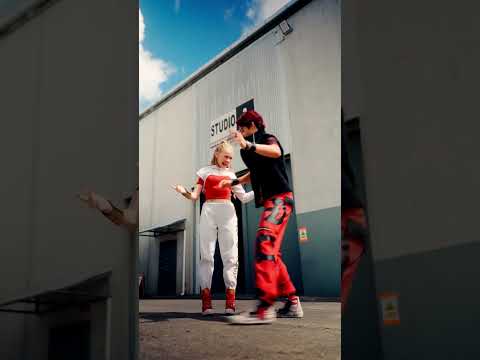 First look of Freya Skye (🇬🇧 JESC 2022) & Malachi Barton as Nova & Victor (characters of Zombies 4)