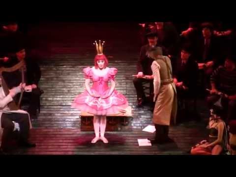 6 Sopranos singing a high A-flat in Olympia's Doll Aria