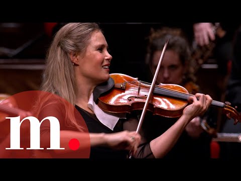 Leila Josefowicz with Susanna Mälkki perform Adams' Violin Concerto