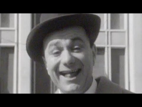 LE DOUANIER -   " J'aime pas les étrangers ! " -  Sketch de Fernand Reynaud